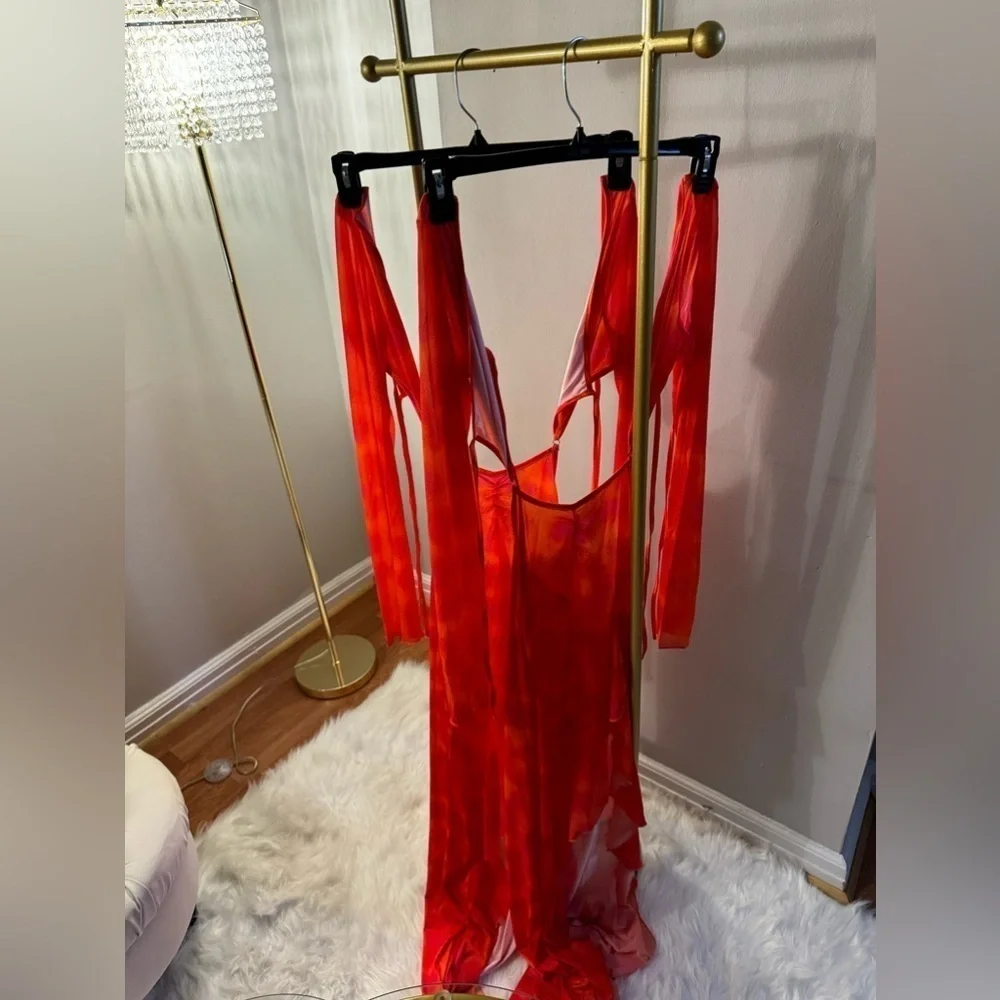 O-Cut out Dress - Picture 7 of 7